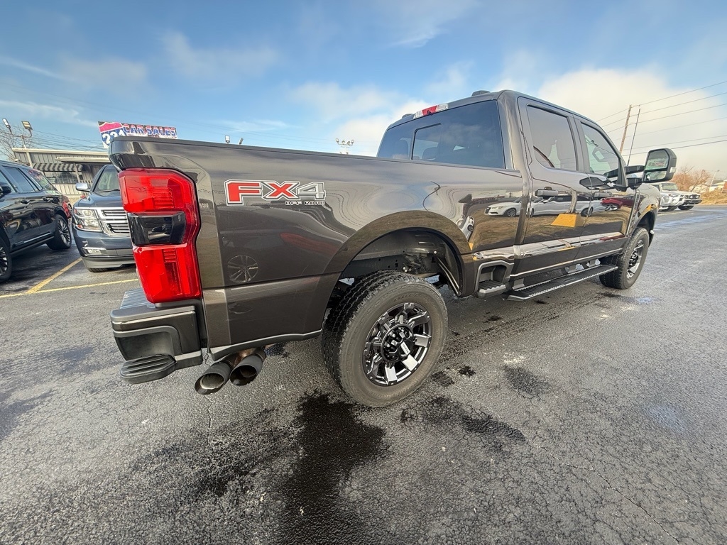 Ford F-250 SD XL Crew Cab 4WD 2024