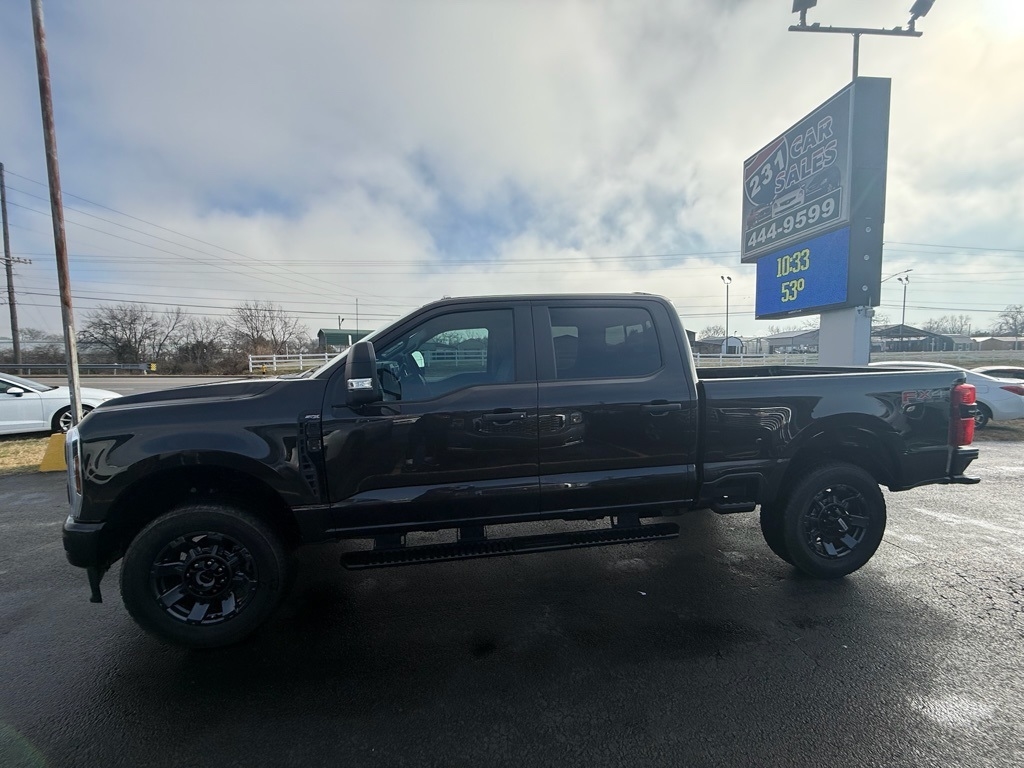 Ford F-250 SD XL Crew Cab 4WD 2024