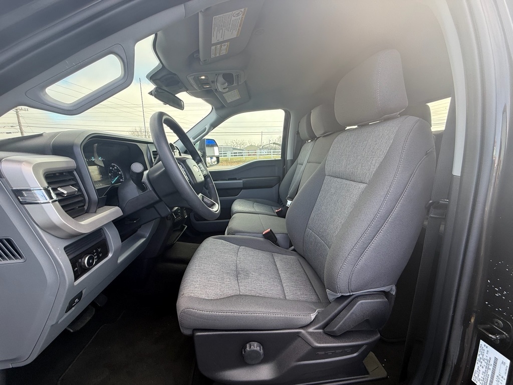 Ford F-250 SD XL Crew Cab 4WD 2024