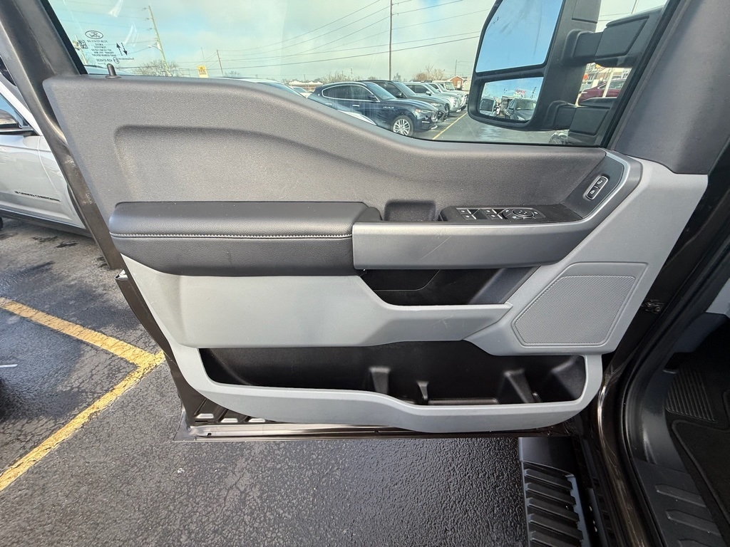 Ford F-250 SD XL Crew Cab 4WD 2024