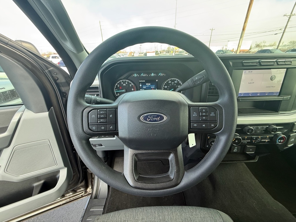 Ford F-250 SD XL Crew Cab 4WD 2024