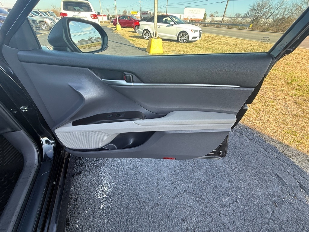 Toyota Camry LE 2021