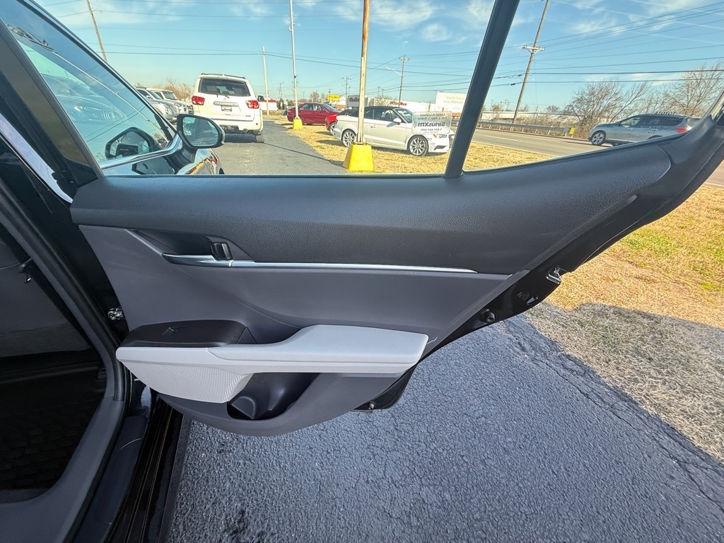 Toyota Camry LE 2021