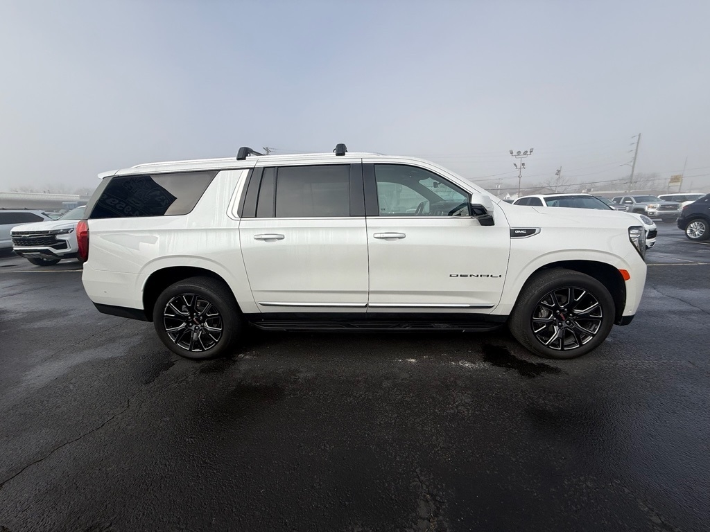 GMC Yukon XL Denali 4WD 2024