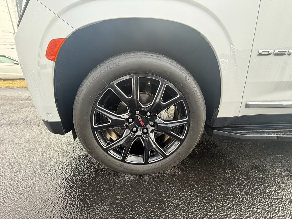 GMC Yukon XL Denali 4WD 2024