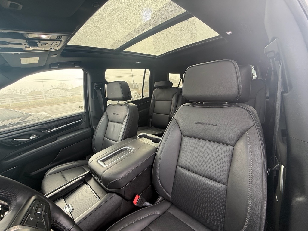 GMC Yukon XL Denali 4WD 2024