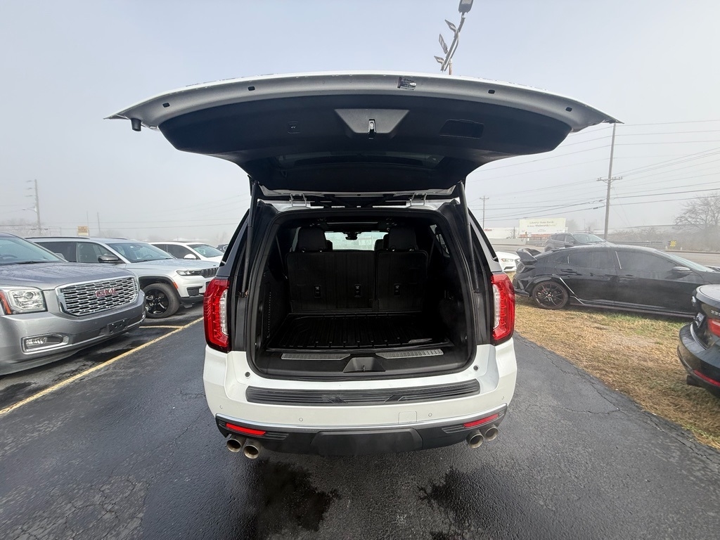 GMC Yukon XL Denali 4WD 2024