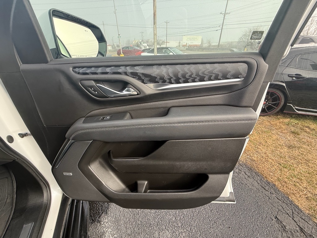 GMC Yukon XL Denali 4WD 2024