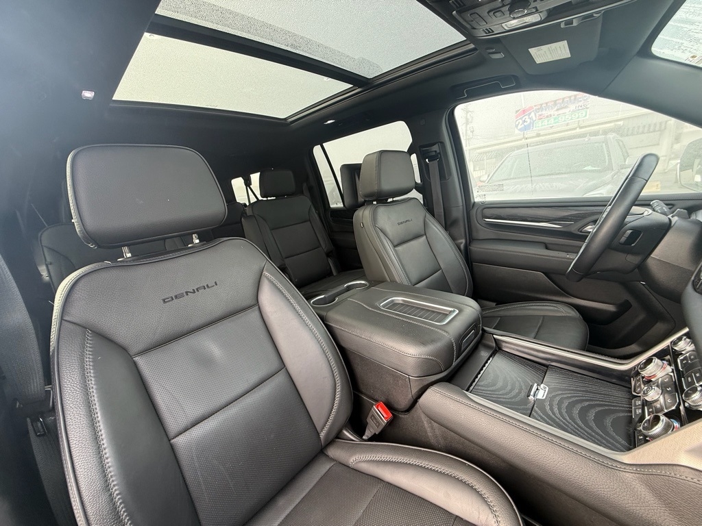 GMC Yukon XL Denali 4WD 2024