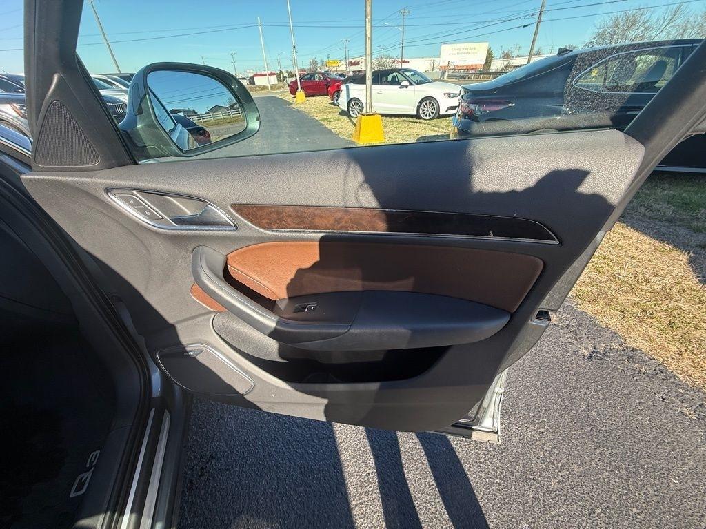 Audi Q3 quattro 4dr 2.0T Prestige 2016