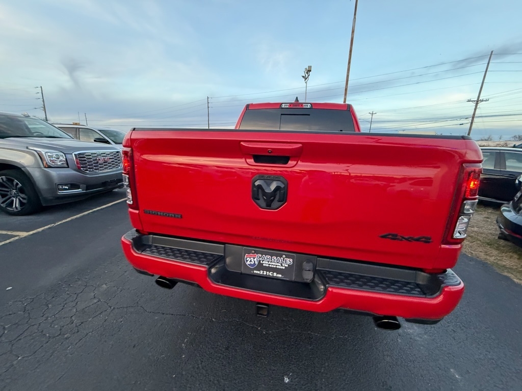 RAM 1500 Big Horn Crew Cab SWB 4WD 2022