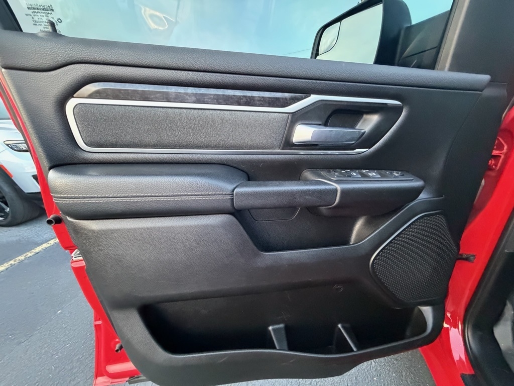 RAM 1500 Big Horn Crew Cab SWB 4WD 2022