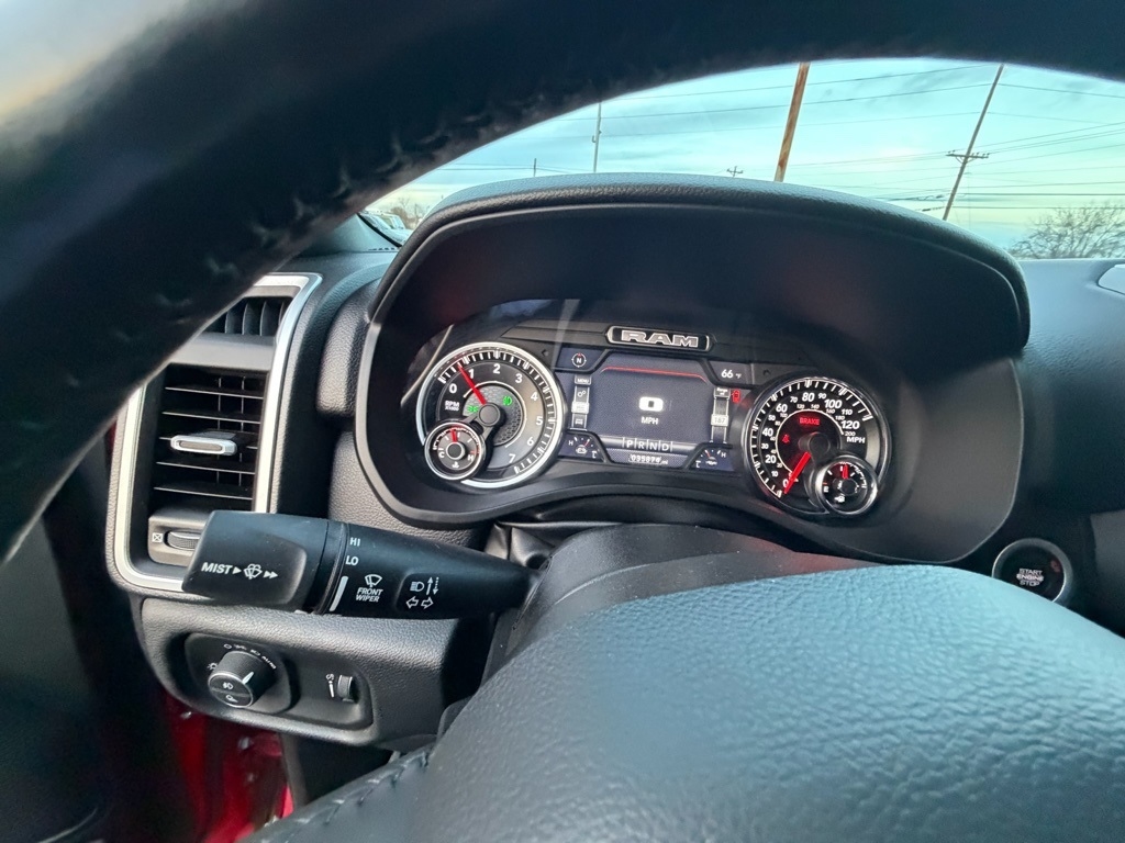 RAM 1500 Big Horn Crew Cab SWB 4WD 2022