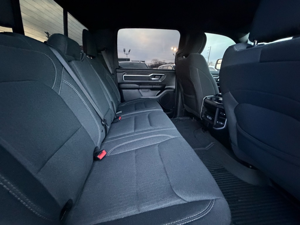 RAM 1500 Big Horn Crew Cab SWB 4WD 2022