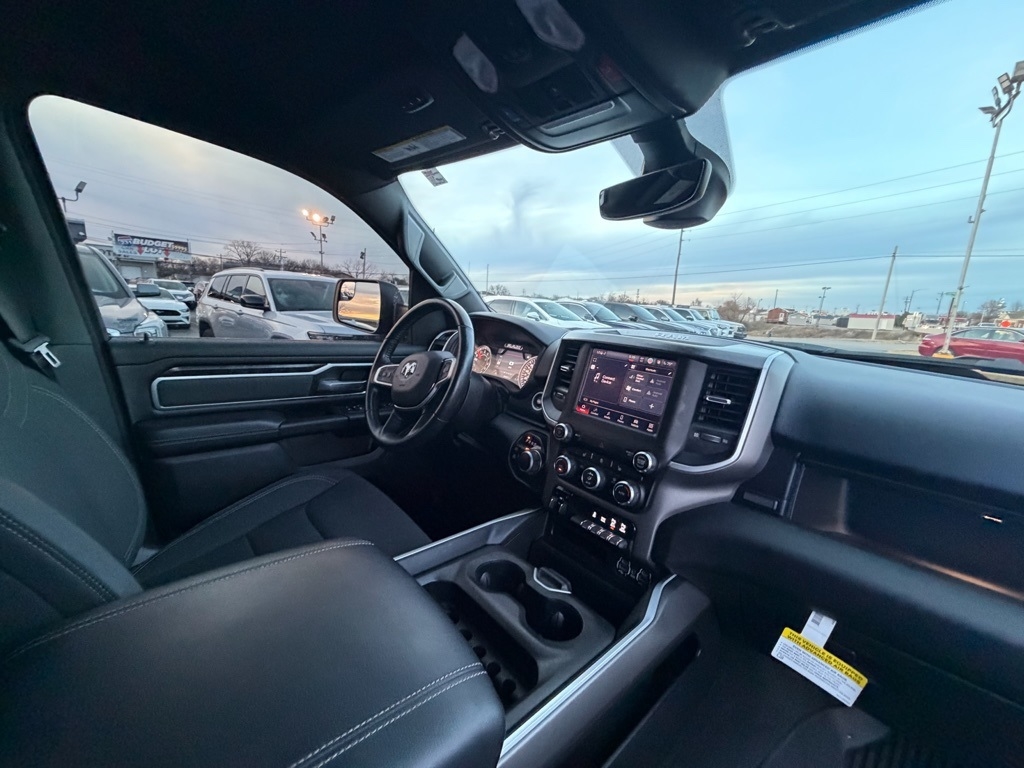 RAM 1500 Big Horn Crew Cab SWB 4WD 2022