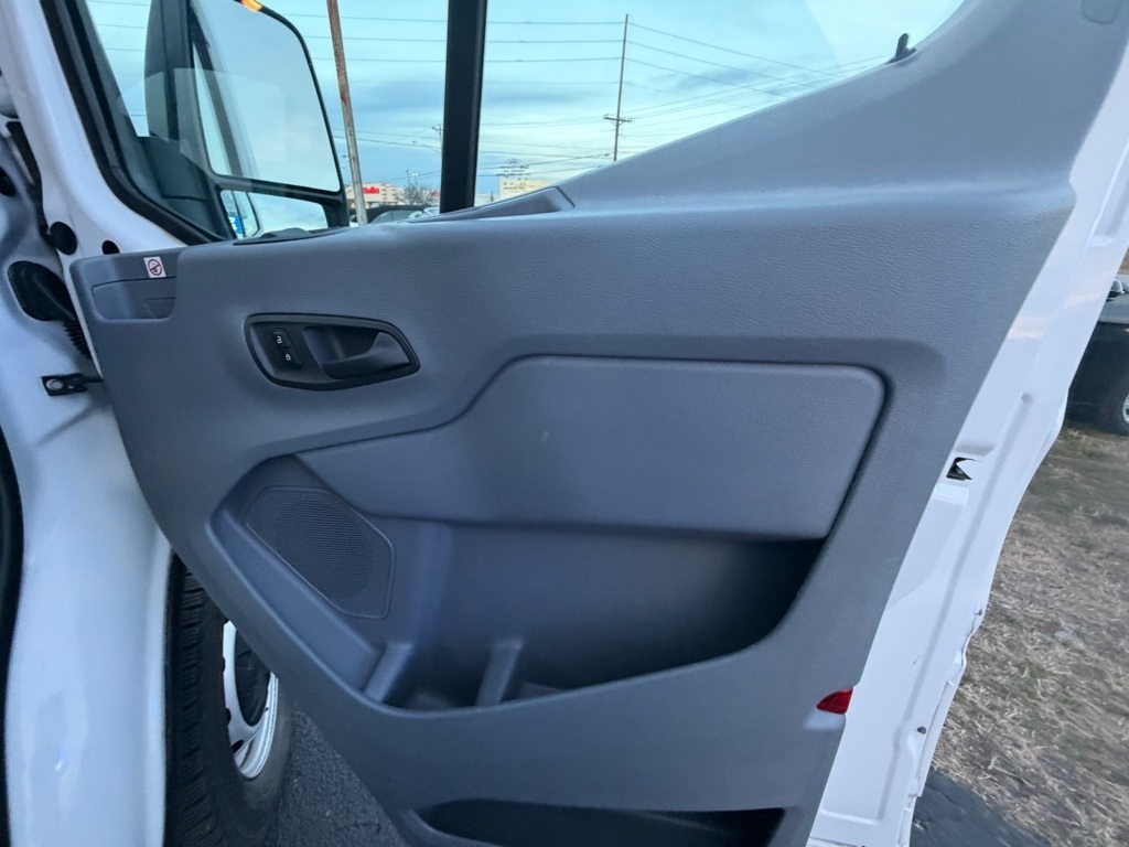 Ford Transit 250 Van Med. Roof w/Sliding Pass. 148-in. WB 2019