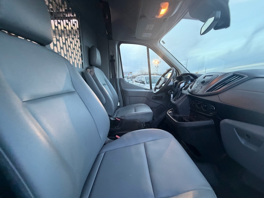 Ford Transit 250 Van Med. Roof w/Sliding Pass. 148-in. WB 2019