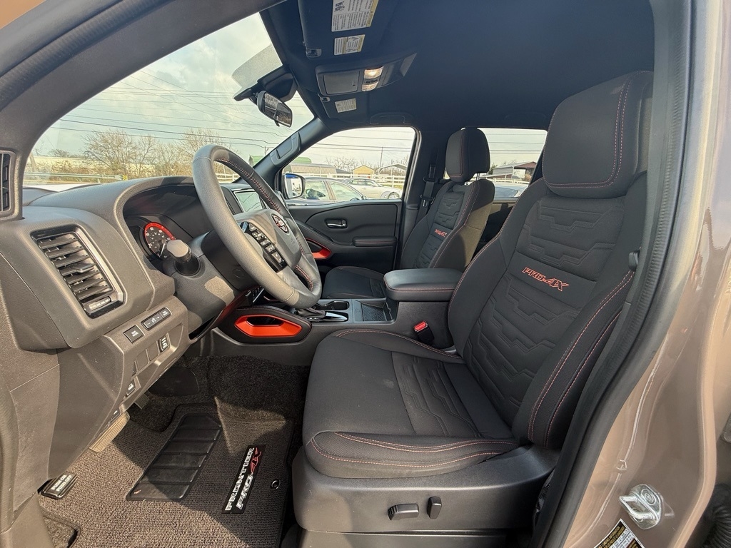 Nissan Frontier PRO-4X Crew Cab 4WD 2023