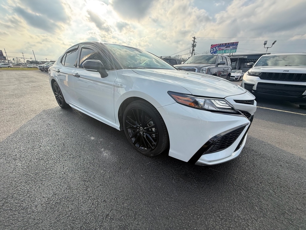Toyota Camry Hybrid XSE 2021