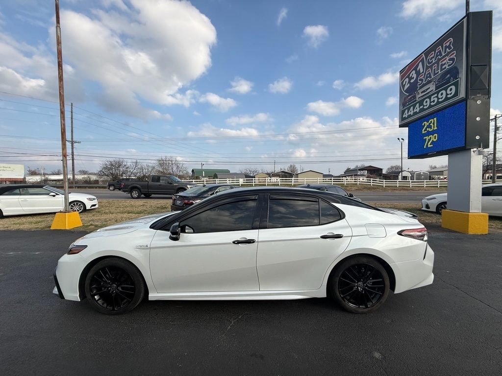 Toyota Camry Hybrid XSE 2021