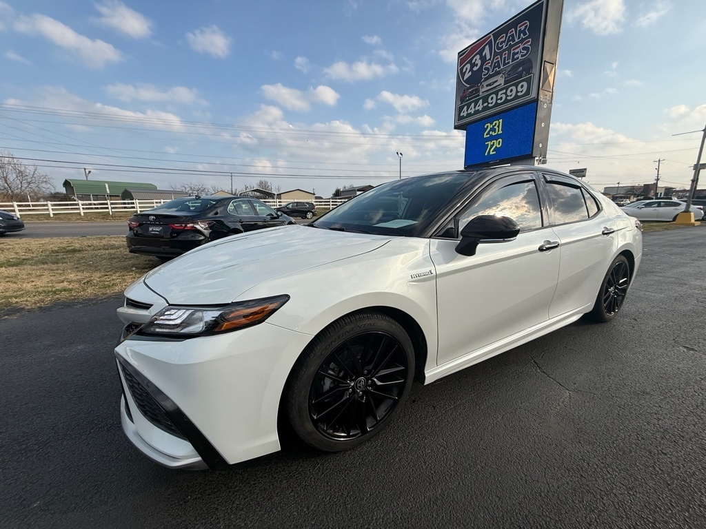 Toyota Camry Hybrid XSE 2021