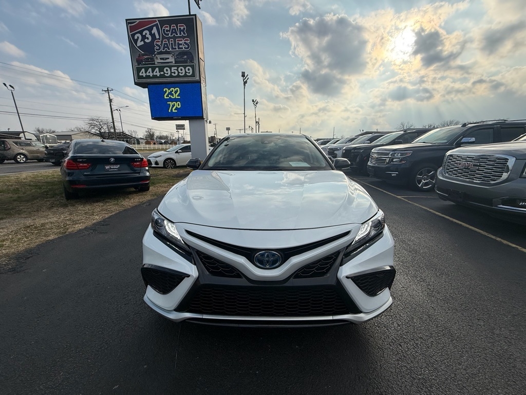 Toyota Camry Hybrid XSE 2021