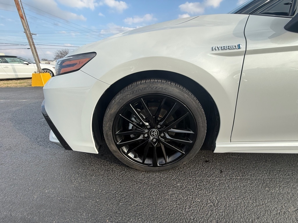 Toyota Camry Hybrid XSE 2021