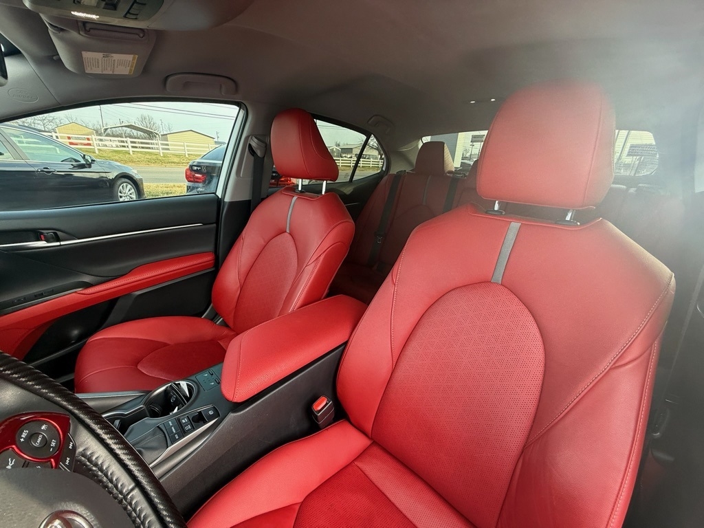 Toyota Camry Hybrid XSE 2021