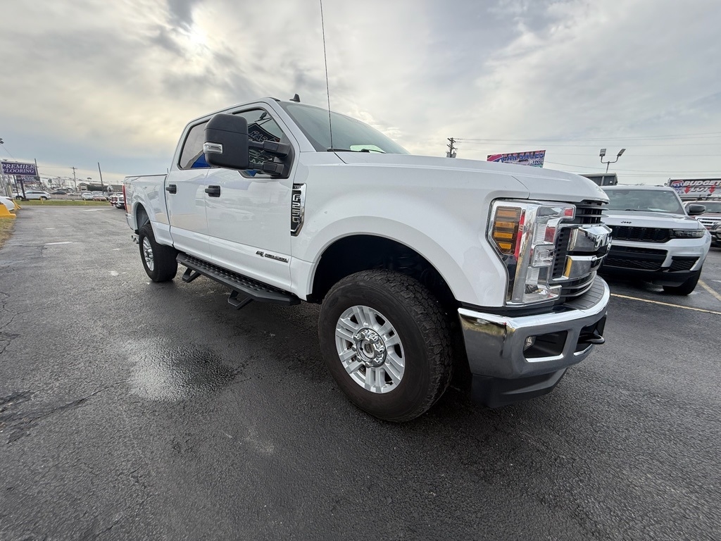 Ford F-250 SD XLT Crew Cab 4WD 2019