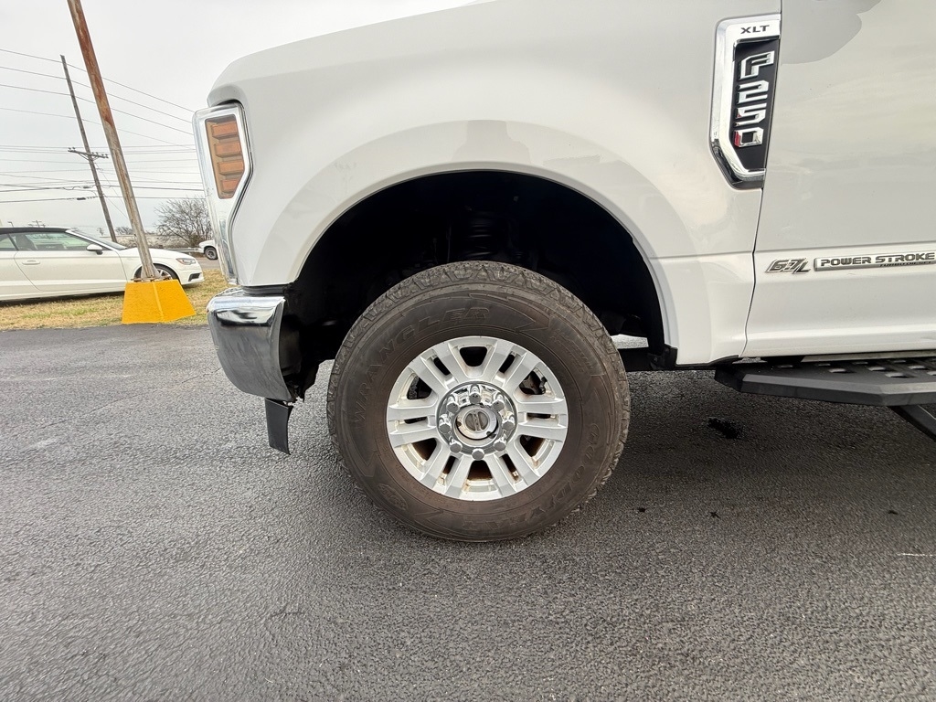 Ford F-250 SD XLT Crew Cab 4WD 2019