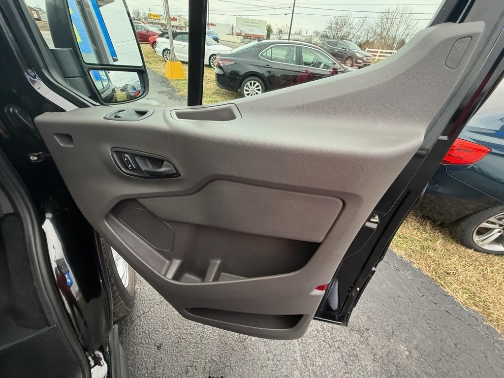 Ford Transit 350 Wagon Med. Roof XL w/Sliding Pass. 148-in. WB 2024