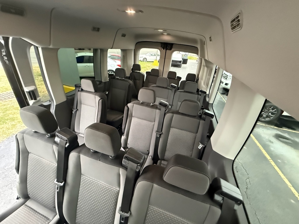 Ford Transit 350 Wagon Med. Roof XL w/Sliding Pass. 148-in. WB 2024