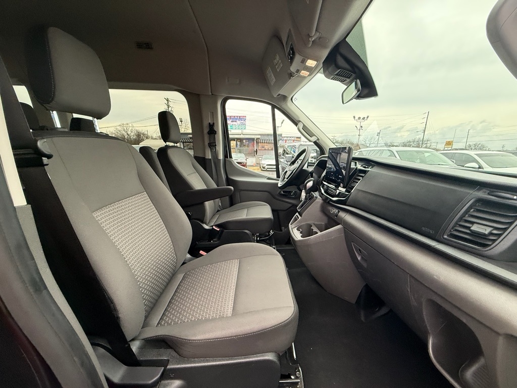 Ford Transit 350 Wagon Med. Roof XL w/Sliding Pass. 148-in. WB 2024