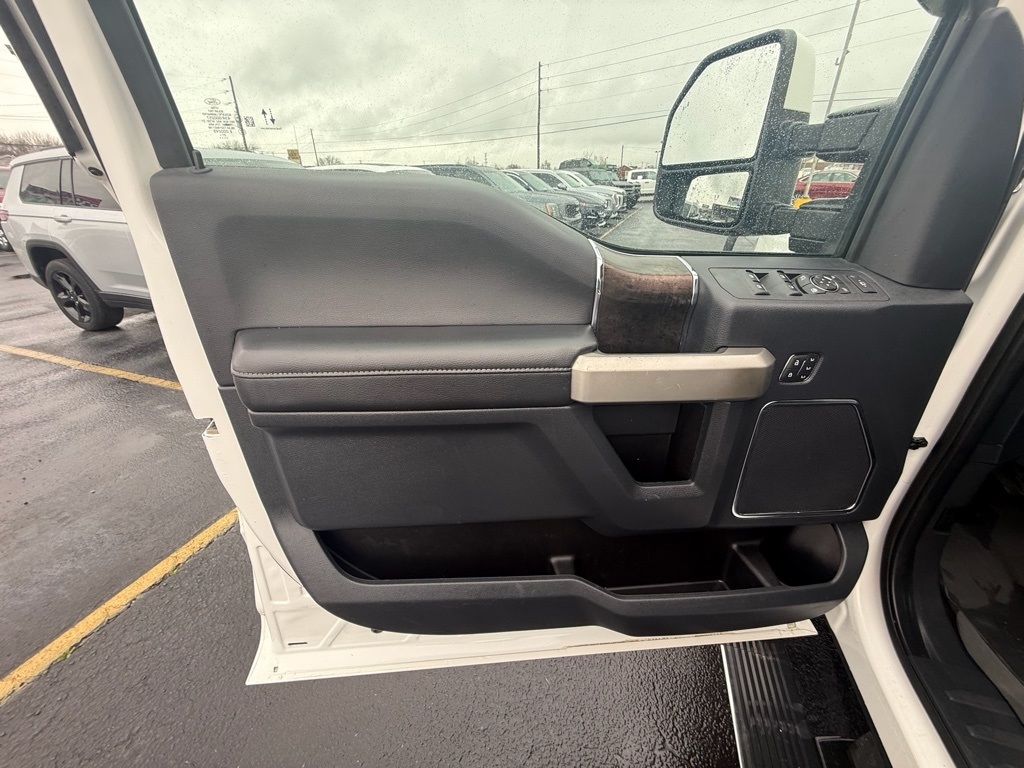 Ford F-350 SD King Ranch Crew Cab Long Bed 4WD 2022