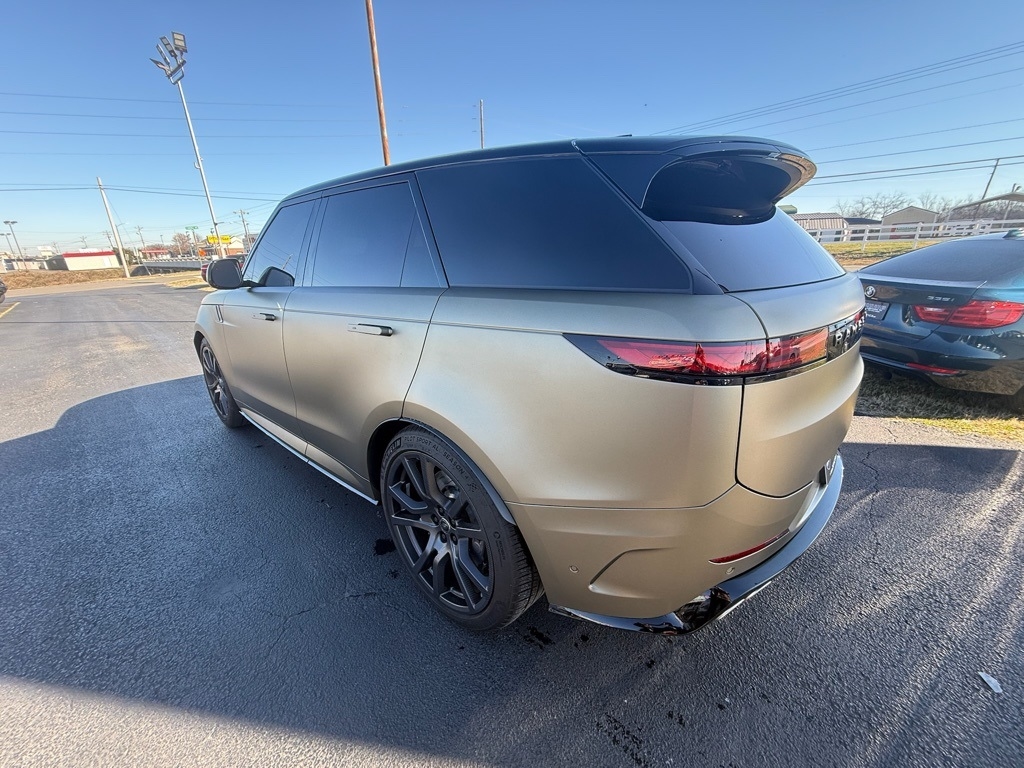 Land Rover Range Rover Sport P635 SV Edition One w/Carbon Bronze Paint 2024