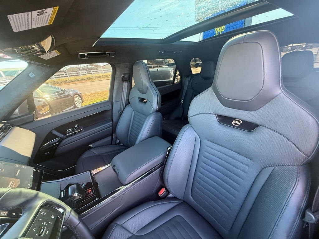 Land Rover Range Rover Sport P635 SV Edition One w/Carbon Bronze Paint 2024