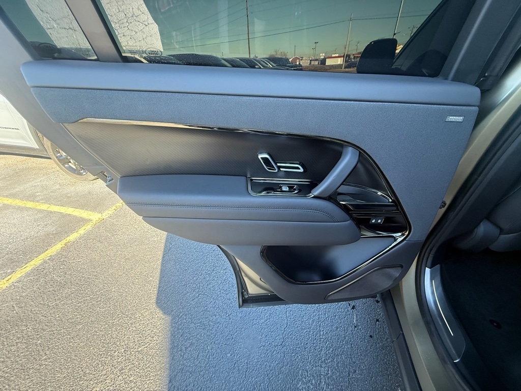 Land Rover Range Rover Sport P635 SV Edition One w/Carbon Bronze Paint 2024