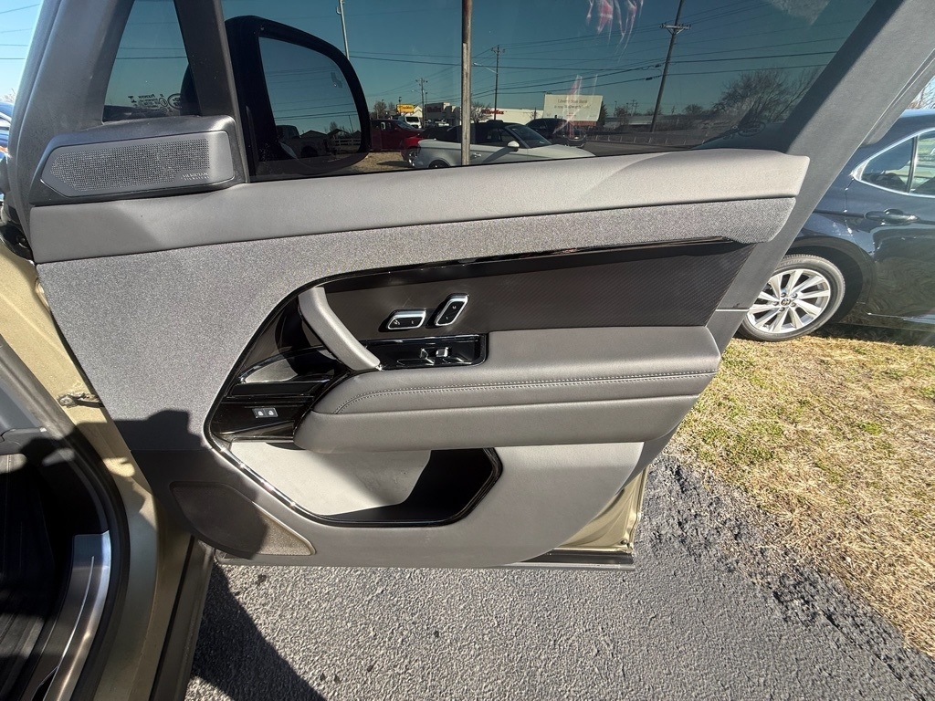 Land Rover Range Rover Sport P635 SV Edition One w/Carbon Bronze Paint 2024