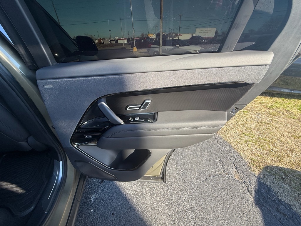 Land Rover Range Rover Sport P635 SV Edition One w/Carbon Bronze Paint 2024