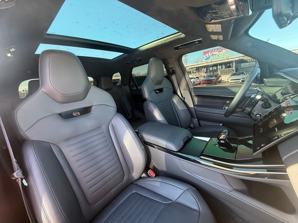 Land Rover Range Rover Sport P635 SV Edition One w/Carbon Bronze Paint 2024