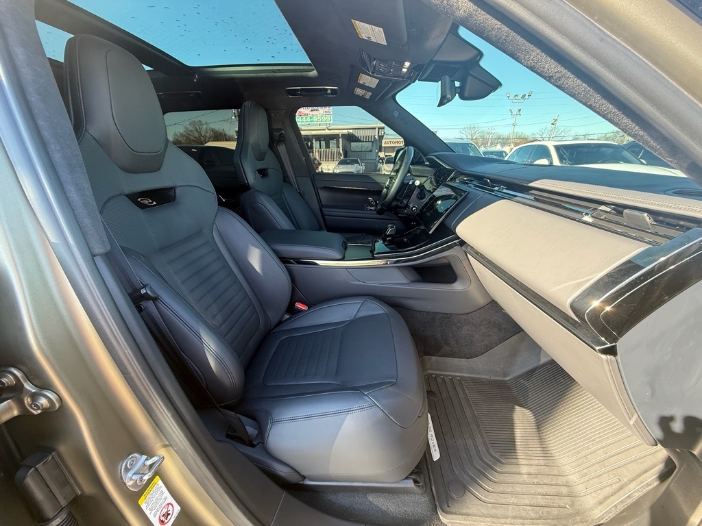 Land Rover Range Rover Sport P635 SV Edition One w/Carbon Bronze Paint 2024
