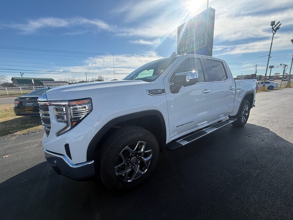 GMC Sierra 1500 SLT Crew Cab 4WD 2026