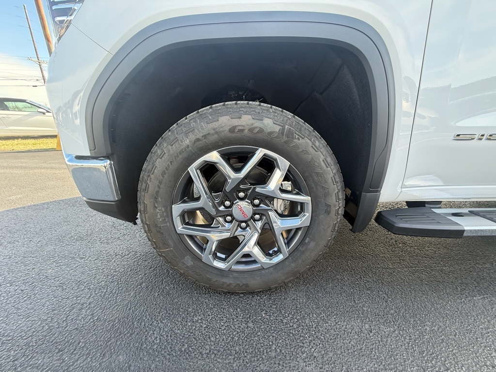 GMC Sierra 1500 SLT Crew Cab 4WD 2026