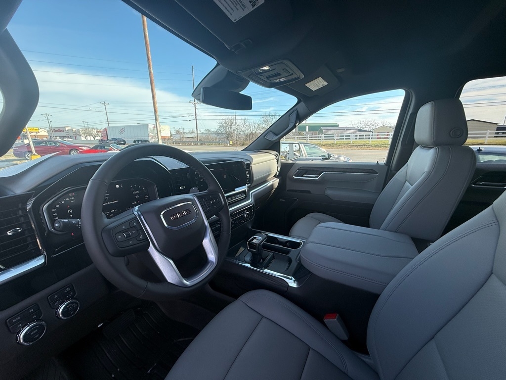 GMC Sierra 1500 SLT Crew Cab 4WD 2026