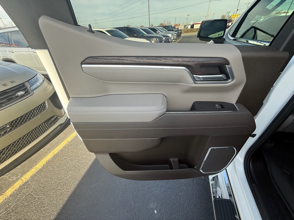 GMC Sierra 1500 SLT Crew Cab 4WD 2026