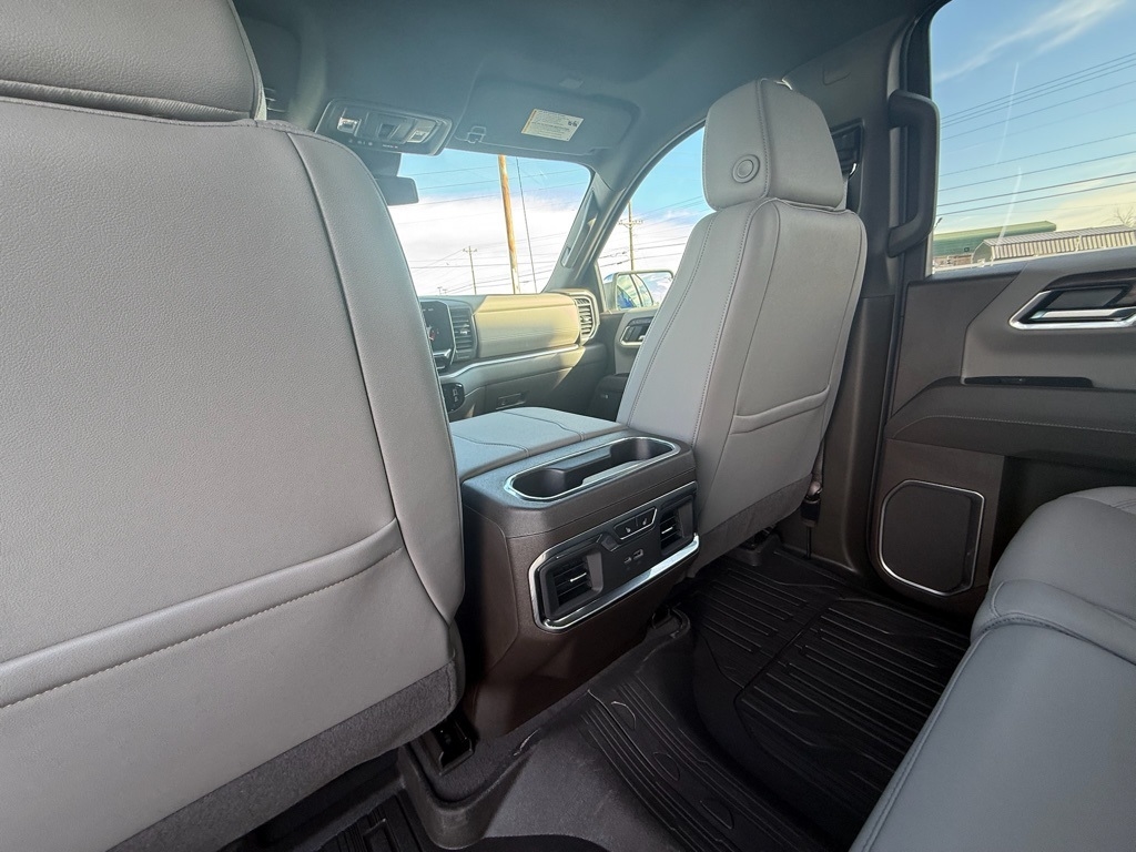 GMC Sierra 1500 SLT Crew Cab 4WD 2026