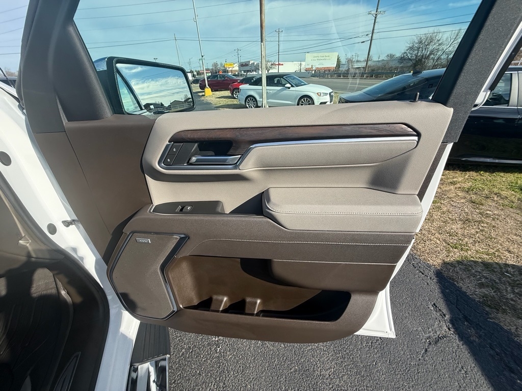 GMC Sierra 1500 SLT Crew Cab 4WD 2026