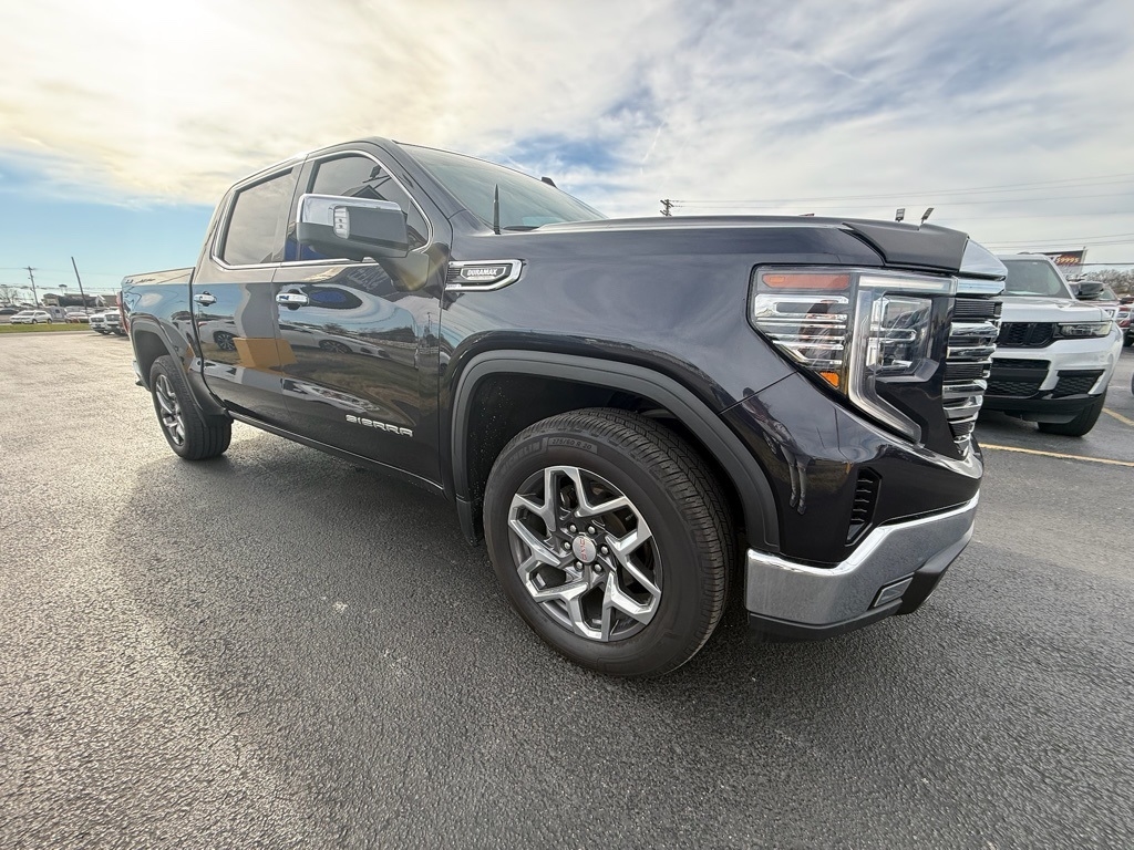 2023 GMC Sierra 1500 SLT Crew Cab 4WD