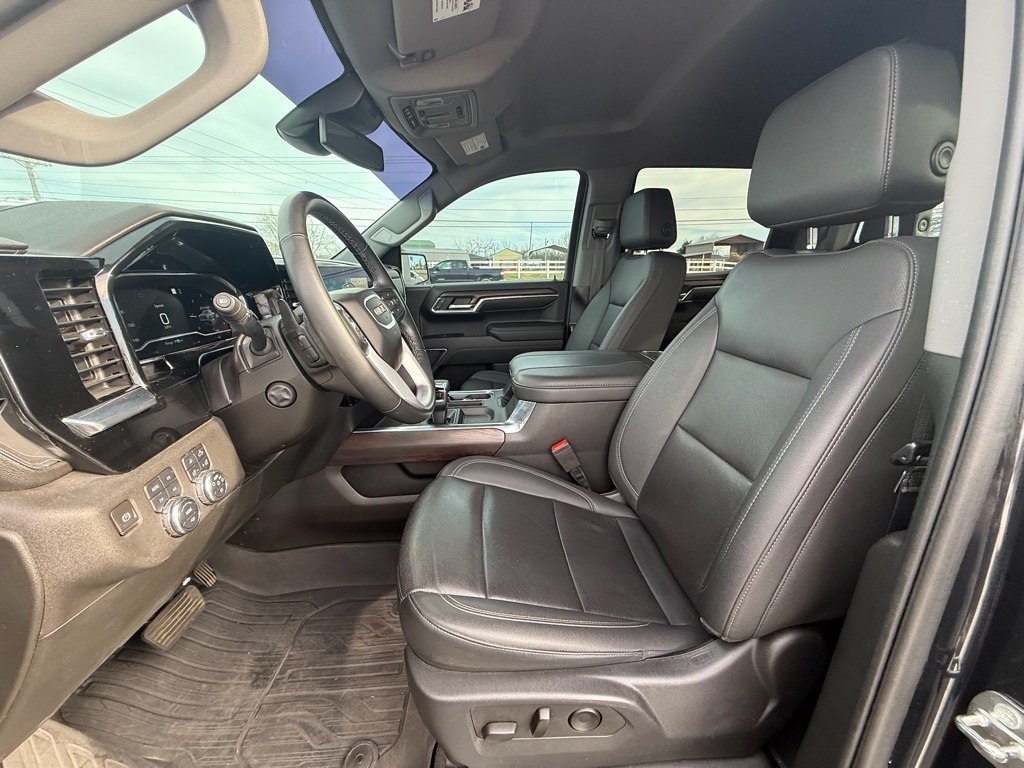 GMC Sierra 1500 SLT Crew Cab 4WD 2023