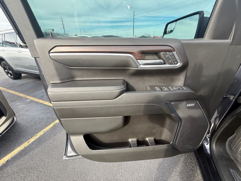 GMC Sierra 1500 SLT Crew Cab 4WD 2023